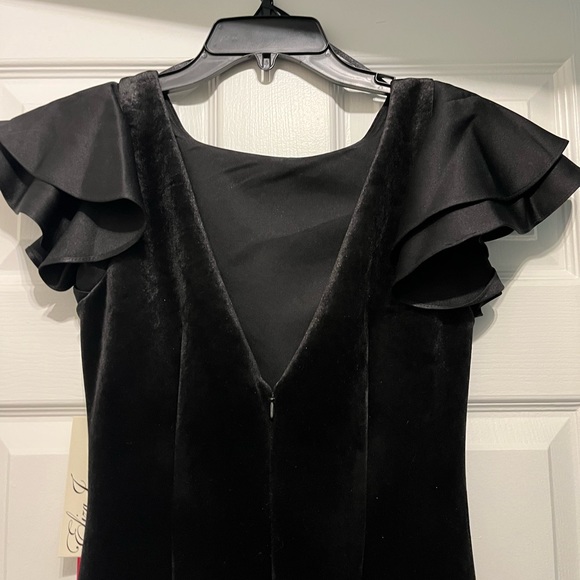 Eliza J Black Velvet Gown with Flutter Sleeves - Picture 5 of 6
